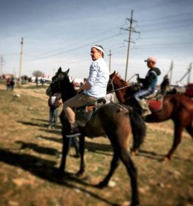 Eric Roux - à cheval pendant le Kok-Borou