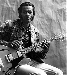 Chueck Berry en 1972 avec sa guitare