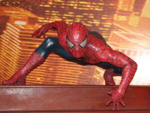 Spiderman sur un toit