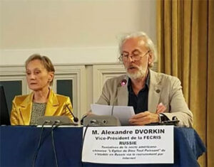 Alexandre Dvorkin, Vice-Président de la FECRIS et fervent propagandiste anti-Ukrainien du Kremlin, à Paris à la Mairie du 3e arrondissement en 2019, lors d'un colloque de la FECRIS ou la Miviludes était représentée.