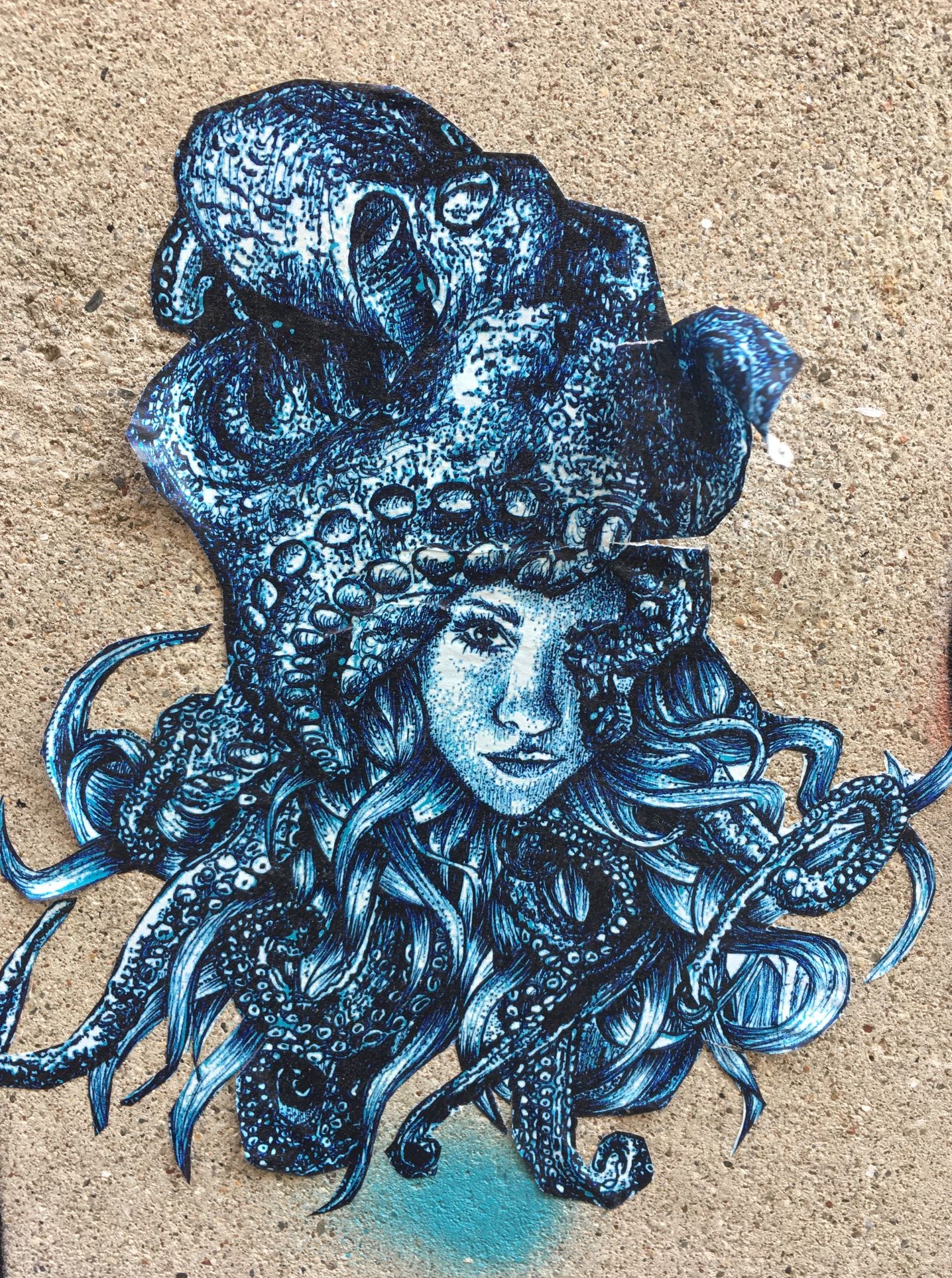 Le Temps perd la memoire (C)photo Eri c Desordre sur les murs de Sète