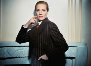 Julie Andrews photo shoot for Victor Victoria