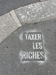 Taxer les riches © photo Eric Desordre