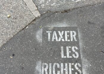 Taxer les riches © photo Eric Desordre