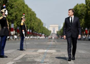 On est là pour voir le défilé